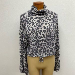 Leilis Long Sleeve Cheetah Print Crop Top